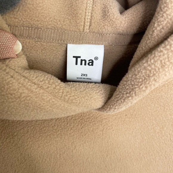 ARITZIA Tna cropped polar hoodie in chasm - Picture 5 of 9
